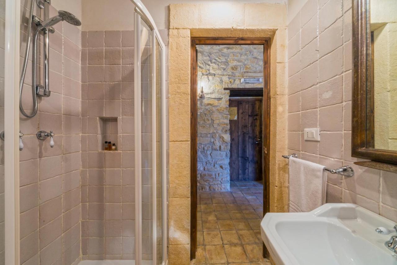 Masseria Fortificata Lo Zafferaneto Buccheri Extérieur photo