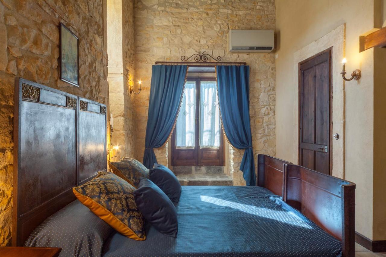 Masseria Fortificata Lo Zafferaneto Buccheri Extérieur photo