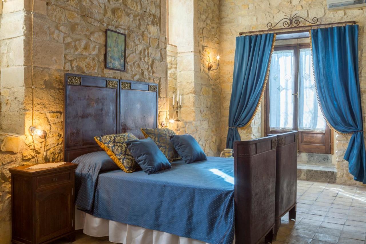 Masseria Fortificata Lo Zafferaneto Buccheri Extérieur photo